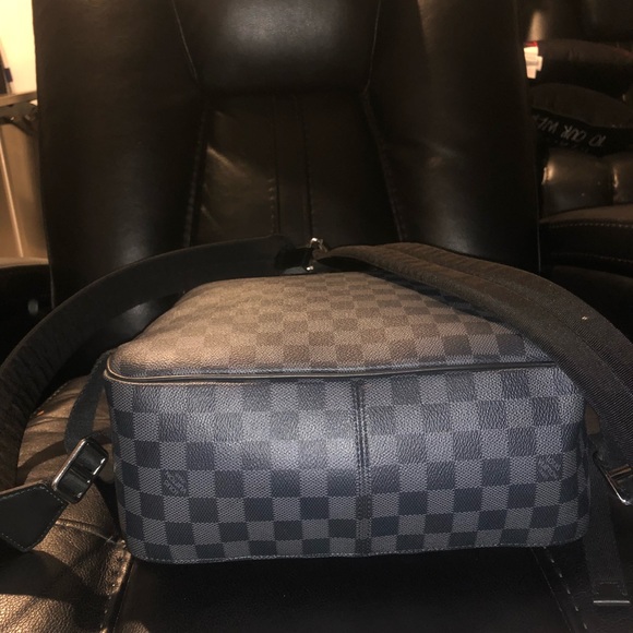 Louis Vuitton Back Pack - Picture 4 of 4